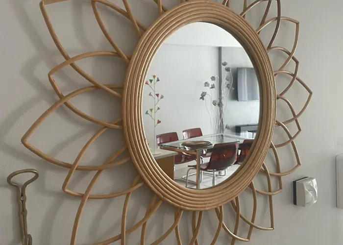 The Cozy Seaside Apartment