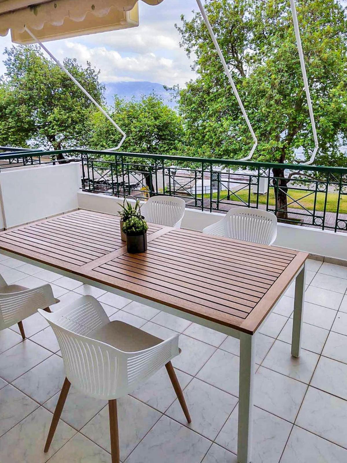 The Cozy Seaside Apartment Nafpaktos